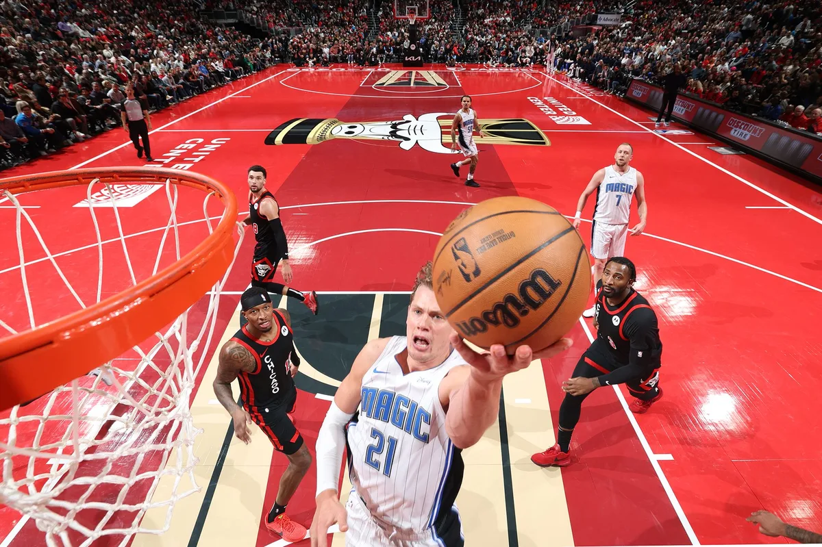 NBA篮球赛事现场，澳门体彩品牌展示